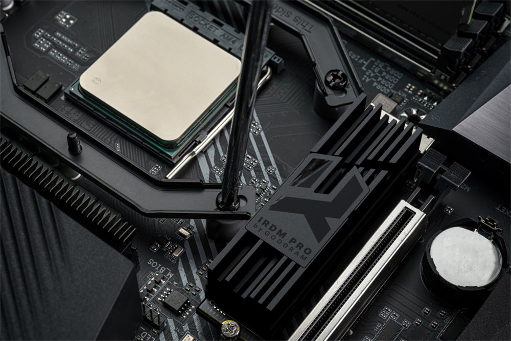 Goodram IRDM PRO | 1TB NVMe SSD | M.2 Gen4 | 7.000MB/s Lezen | 6.850MB/s Schrijven | Heatsink - Afbeelding 8